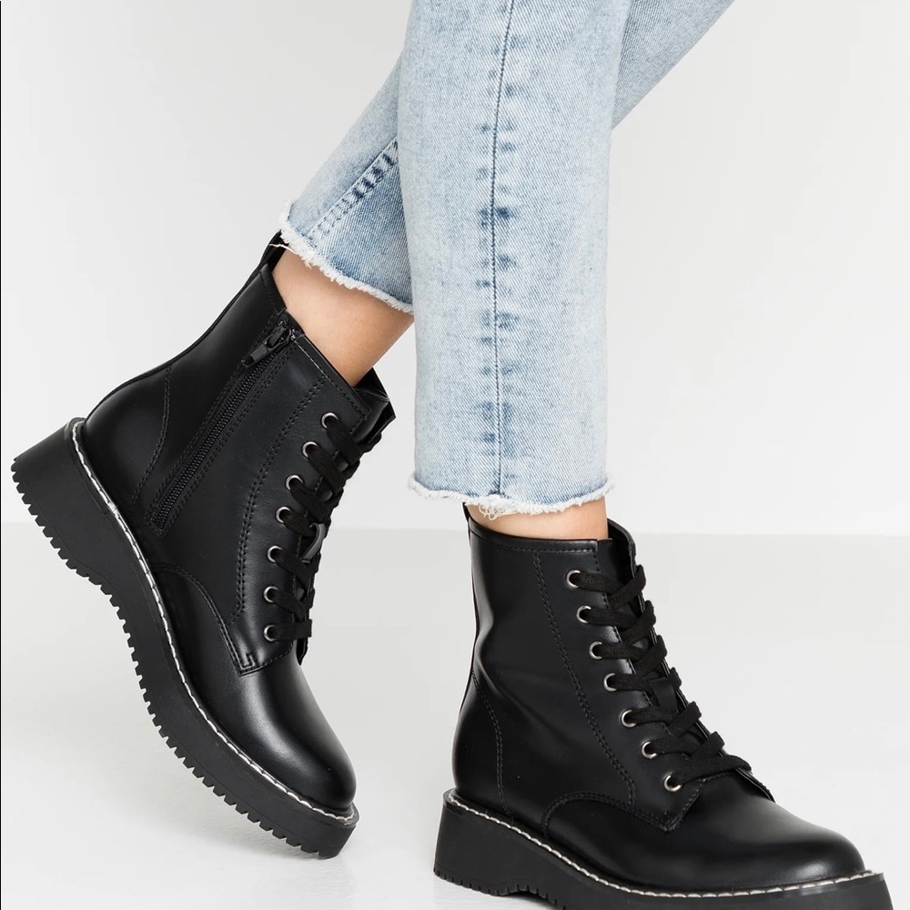Madden Girl Kurrt Boots
